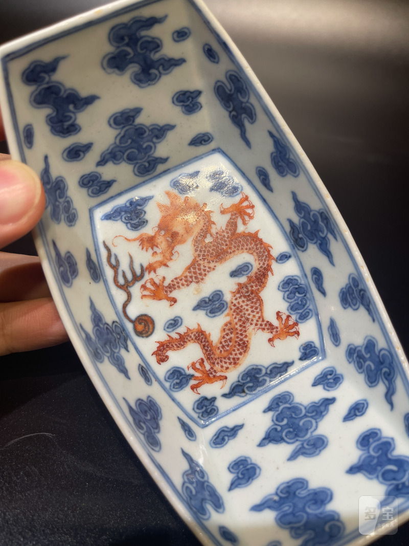 清乾隆 青花矾红云龙纹茶船 - 图4